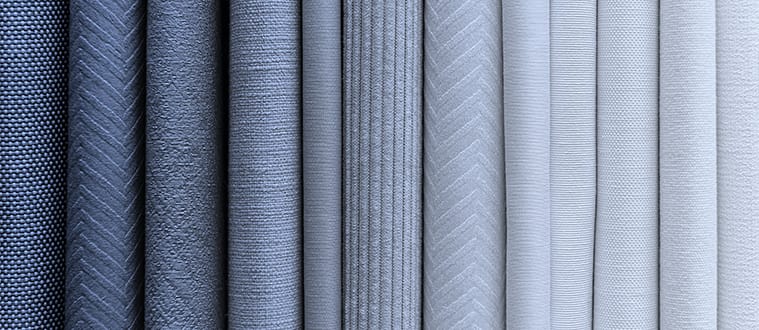 Plusieurs sortes de tissus textiles de couleur bleu